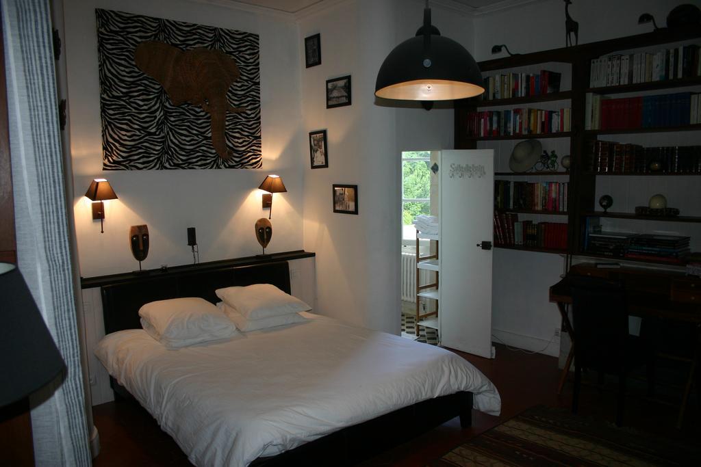 Les Routes Du Monde Bed & Breakfast Saint-Genies-de-Comolas Bilik gambar