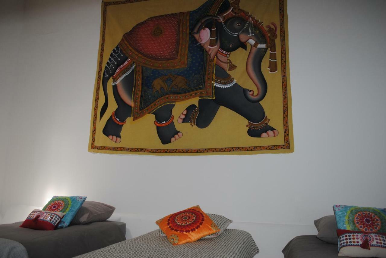 Les Routes Du Monde Bed & Breakfast Saint-Genies-de-Comolas Luaran gambar